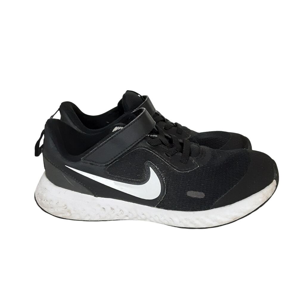 Nike Revolution 5 Black White Slip On Running Shoes Youth Girls 2.5 Mesh Sneaker